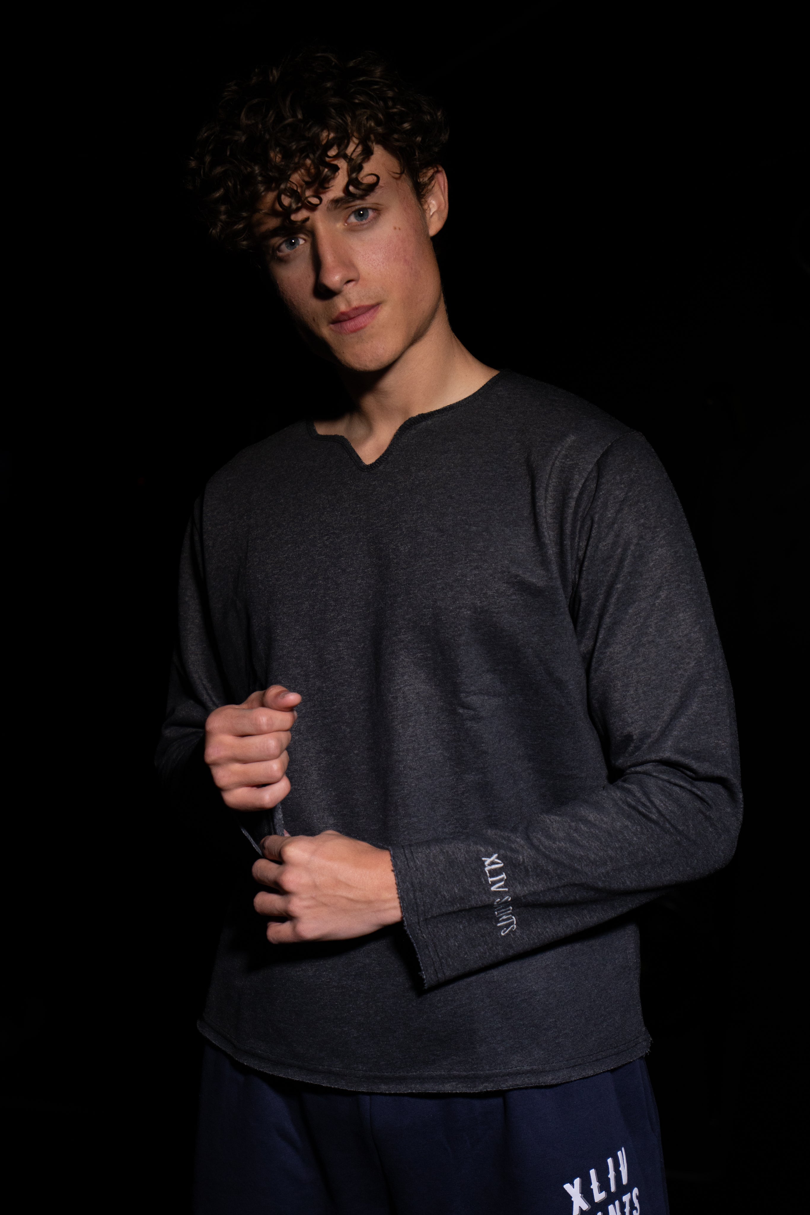 DUST GREY SWEATSHIRT